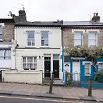 Stylish Room With Private Bath & Terrace In Super Central Clapham Junction Minutes From Victoria, Waterloo